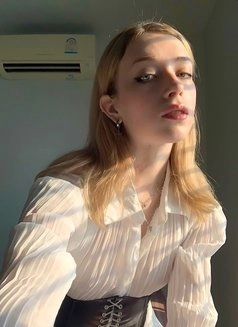 Alev ile Tanış